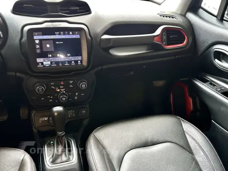 RENEGADE 1.3 T270 TURBO FLEX TRAILHAWK 4X4 AT9