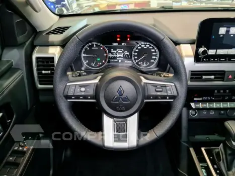 TRITON HPE-S 2.4 CD 4x4 TB DIESEL AUT.