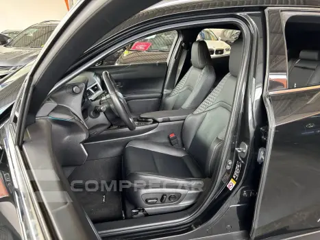 UX-250h Dynamic 2.0 16V Aut. (Híbrido)