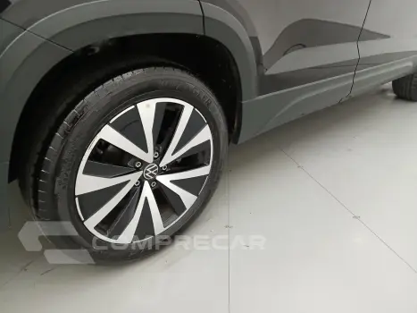 TAOS 1.4 250 TSI TOTAL FLEX HIGHLINE AUTOMÁTICO