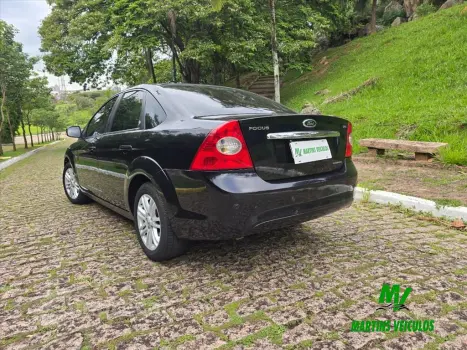 FOCUS 2.0 GHIA SEDAN 16V FLEX 4P AUTOMÁTICO