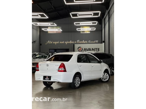 ETIOS 1.5 X PLUS SEDAN 16V FLEX 4P AUTOMÁTICO