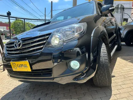 Hilux SW4 SRV D4-D 4x4 3.0 TDI Dies. Aut