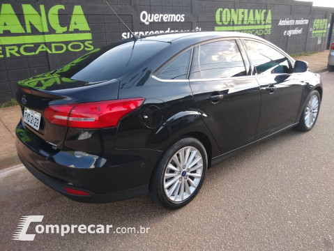 Focus  2.0 Titanium Plus