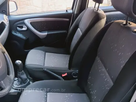 Logan 1.6 Expression 8V Flex 4P Manual