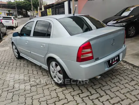 ASTRA 2.0 MPFI Advantage Sedan 8V