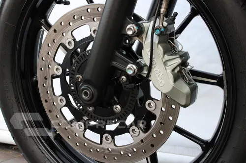 TRIUMPH STREET TWIN