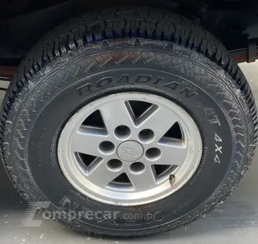 Veraneio 4.0 4P DIESEL CUSTOM S CABINE DUPLA