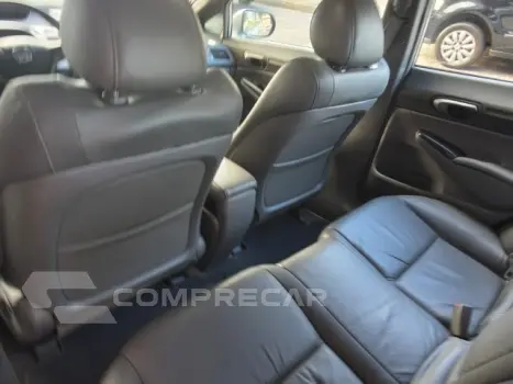 CIVIC - 1.8 LXS 16V 4P AUTOMÁTICO