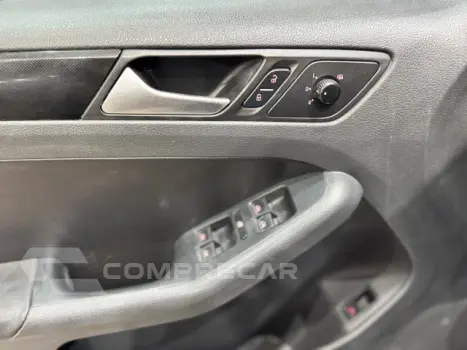 JETTA - 2.0 COMFORTLINE 4P MANUAL
