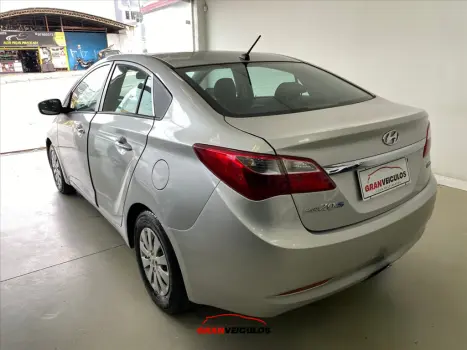 HB20S 1.0 COMFORT PLUS 12V FLEX 4P MANUAL