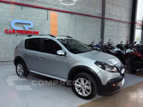 Renault SANDERO 1.6 SL STEPWAY RIP CURL 16V FLEX 4P MANUAL 4 portas