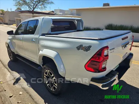 HILUX 2.8 D-4D TURBO DIESEL CD SRX PLUS 4X4 AUTOM