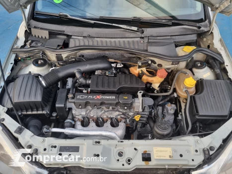 CORSA 1.8 MPFI Maxx Sedan 8V