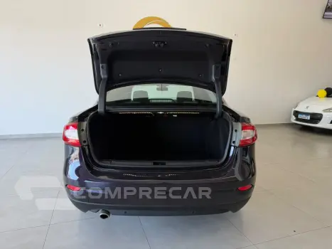 RENAULT FLUENCE Sedan Privilège 2.0 16V FLEX Aut