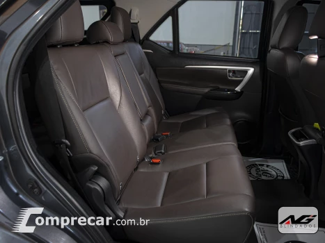 HILUX SW4 2.7 SRV 7 Lugares 4X2 16V