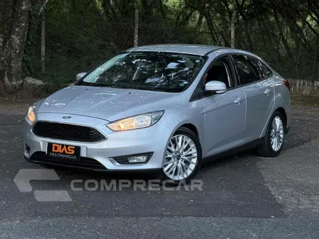 FORD FOCUS 2.0 SE FASTBACK 16V FLEX 4P POWERSHIFT 4 portas