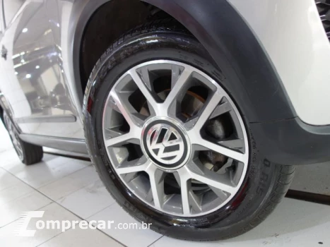 CROSS UP - 1.0 TSI 12V 4P MANUAL