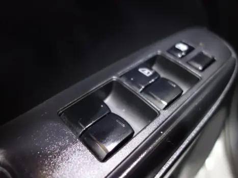 VERSA - 1.6 16V SL 4P MANUAL