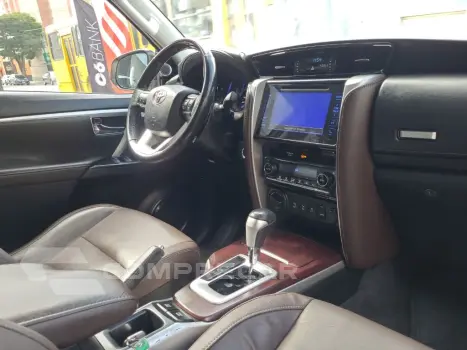 Hilux SW4 SRX 4x4 2.8 TDI 16V Dies. Aut.