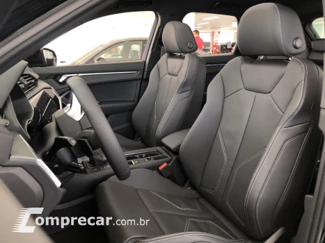 Q3 2.0 40 TFSI GASOLINA PERFORMANCE BLACK PLUS QUATTRO TIPTR