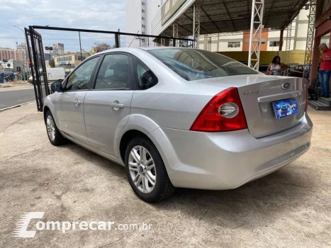 FOCUS SEDAN 2.0