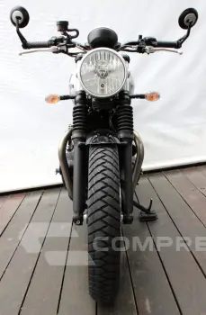 TRIUMPH STREET TWIN