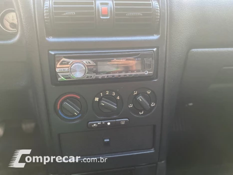 ASTRA 1.8 MPFI Sedan Comfort 8V