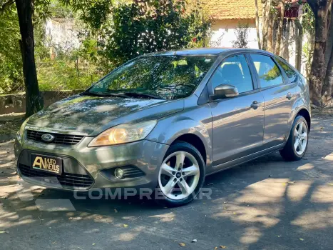 FORD FOCUS 1.6 SE Hatch 16V 4 portas