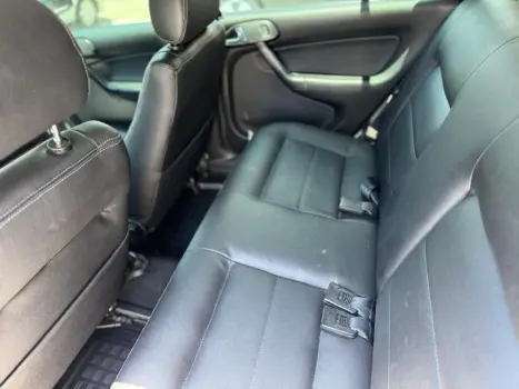 Gol 1000 Mi 16V/ Ouro 4p