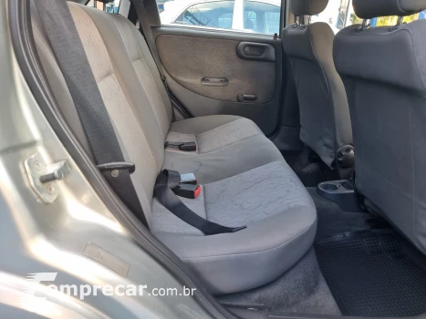 CORSA 1.8 MPFI Maxx Sedan 8V