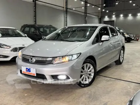 HONDA CIVIC - 1.8 LXS 16V 4P MANUAL 4 portas