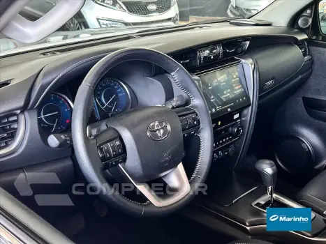 HILUX SW4 2.8 D-4D TURBO DIESEL SRX PLATINUM 4X4