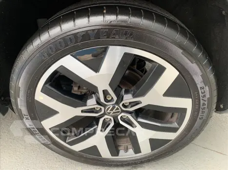 TAOS 1.4 250 TSI TOTAL FLEX HIGHLINE AUTOMÁTICO