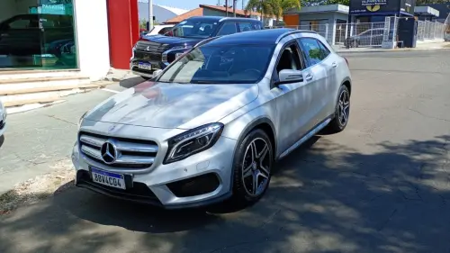 Mercedes-Benz GLA 250 2.0 16V Turbo Sport 4matic 4 portas
