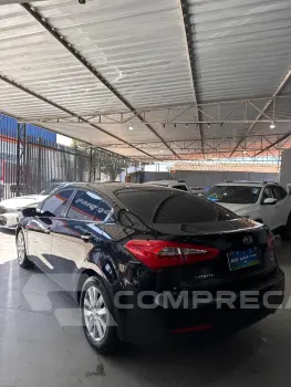 CERATO 1.6 E.213 Sedan 16V