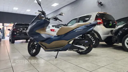 PCX 160 DLX