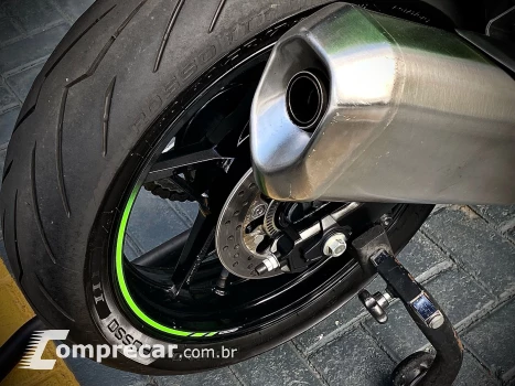 NINJA ZX-4R
