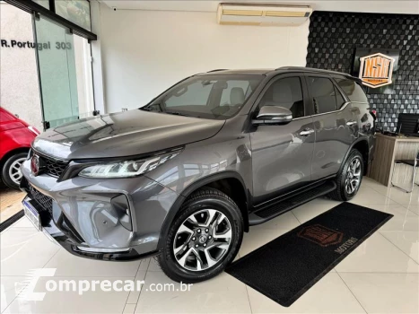 Toyota HILUX SW4 2.8 D-4d Turbo Diamond 7L 4 portas