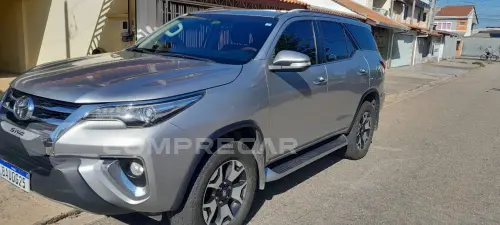 HILUX SW4 2.8 D-4d Turbo SRX 4X4