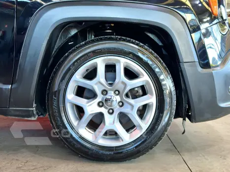 RENEGADE 1.8 16V FLEX SPORT 4P AUTOMÁTICO