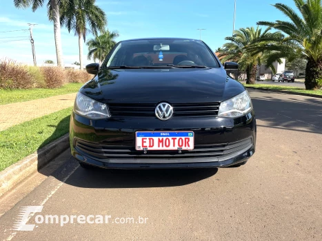 Volkswagen VOYAGE 1.6 MI Trend 8V 4 portas