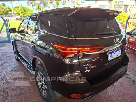 HILUX SW4 2.8 D-4d Turbo SRX 7L 4X4