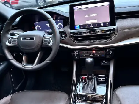 COMMANDER 1.3 T270 TURBO FLEX OVERLAND AT6