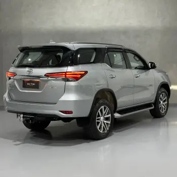 Hilux SW4 SRX 4x4 2.8 7 LUGARES TDI 16V Diesel Aut.