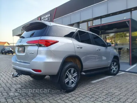 HILUX SW4 2.7 SR 4X2 16V