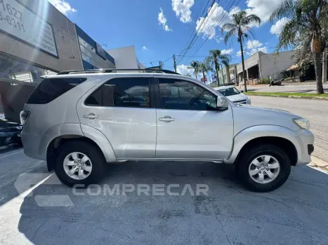 Hilux SW4 SR 4x2 2.7/2.7 Flex 16V Mec.