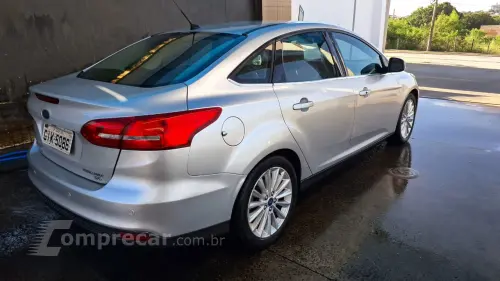 FOCUS 2.0 Titanium Fastback 16V