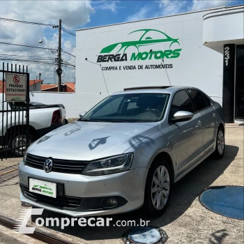 Volkswagen Jetta 20 tsi 4 portas