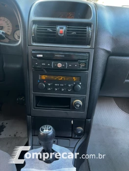 ASTRA 2.0 MPFI CD Sedan 8V